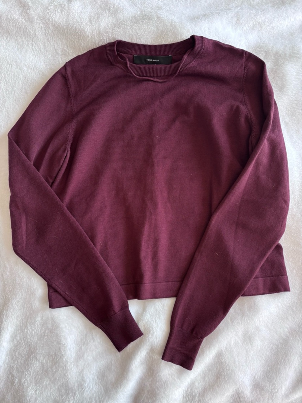 Vero Moda Long Sleeve Crewneck Crop Sweater in Burgundy